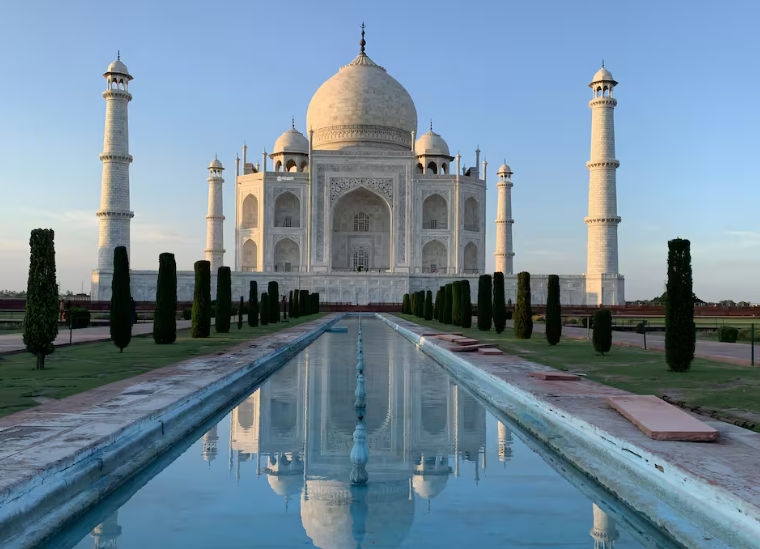 Discover the timeless beauty of Taj Mahal , India iconic symbol of Love. Explore its fascinating history, stunning Mughal architecture ,.